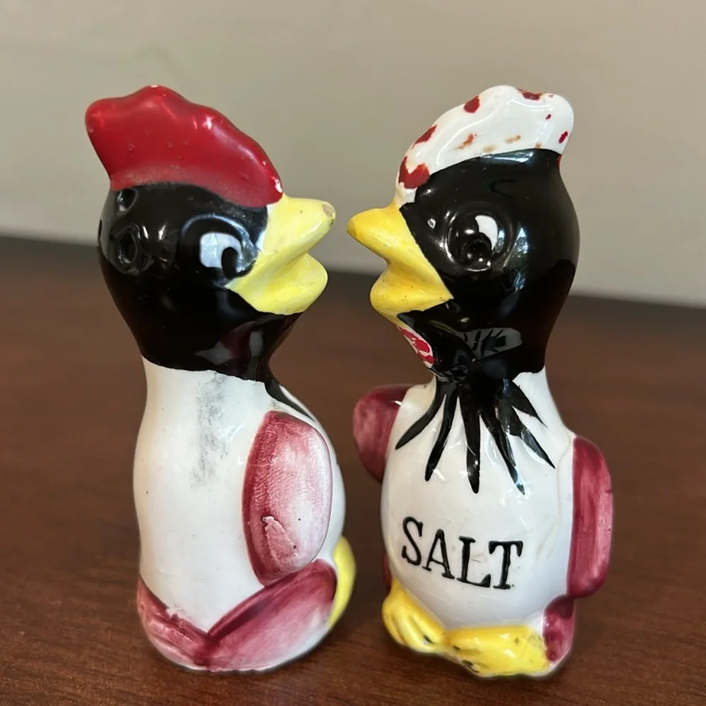 Vintage chicken / Rooster Salt & Pepper shakers
